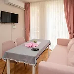 Apartman Marea Garden, - 1bd With Pool By Flat Mаnager *